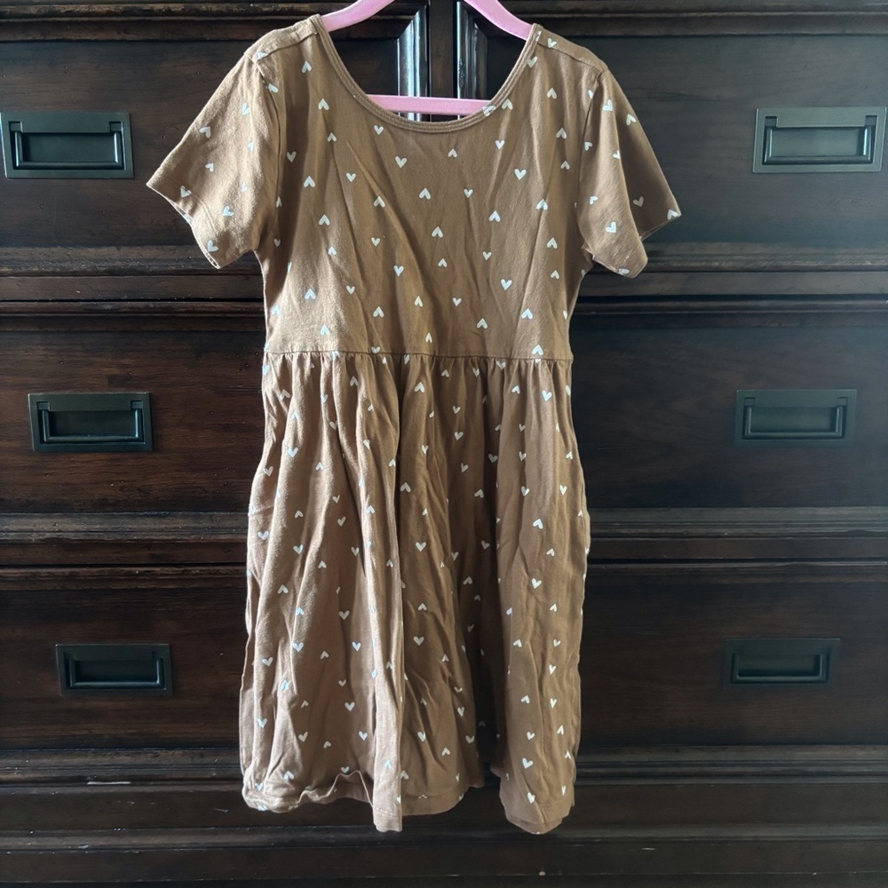 Old Navy brown heart print tee shirt dress in size M